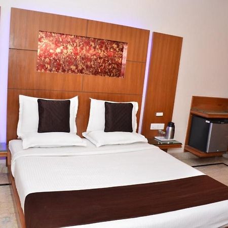 Hotel Basera Brij Bhoomi Vrindāvan Exterior foto