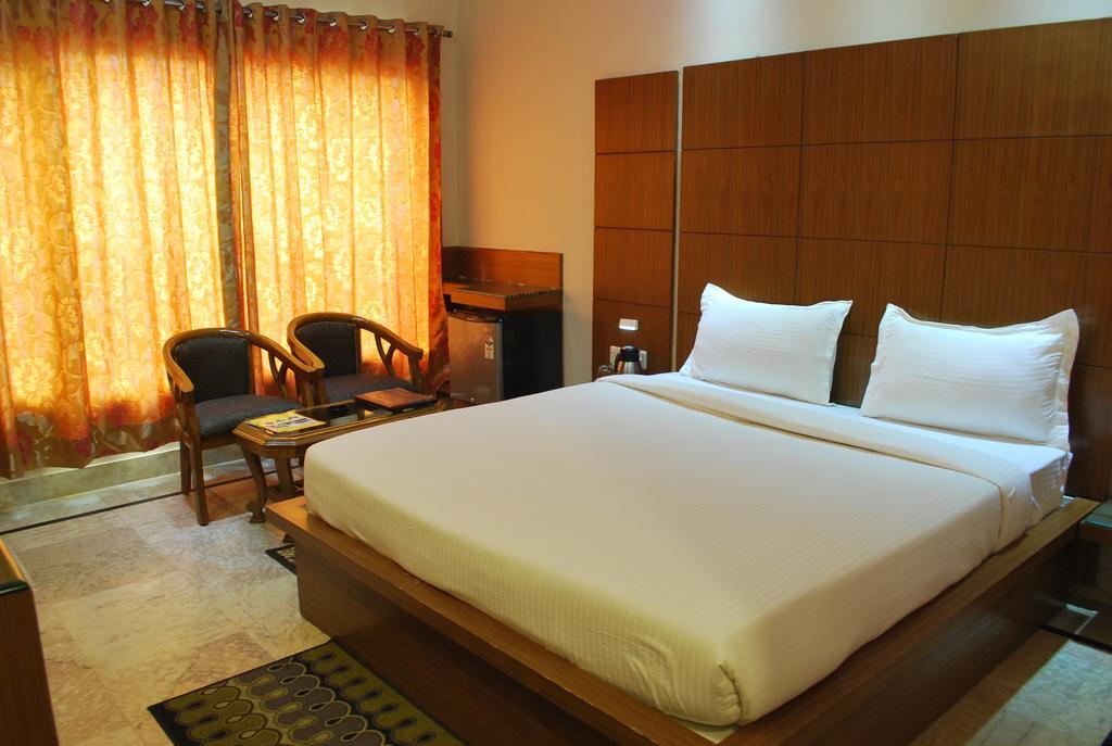 Hotel Basera Brij Bhoomi Vrindāvan Habitación foto