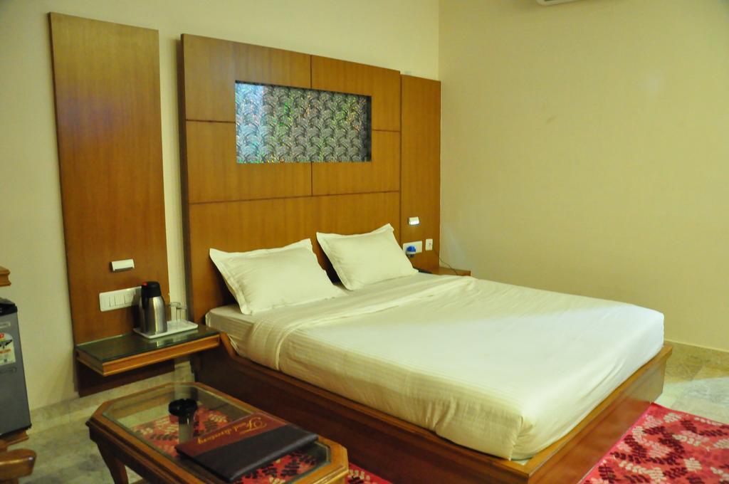 Hotel Basera Brij Bhoomi Vrindāvan Habitación foto